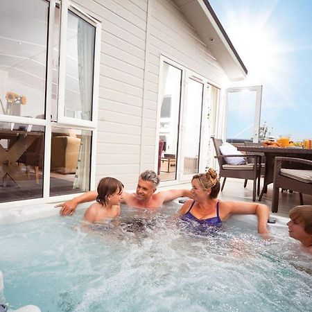 Piran Meadows Resort New Quay Extérieur photo
