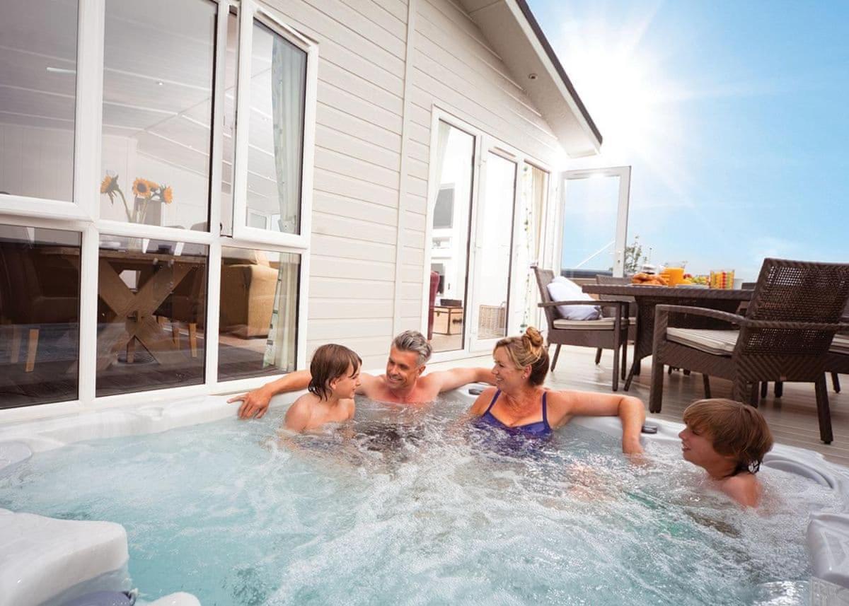 Piran Meadows Resort New Quay Extérieur photo