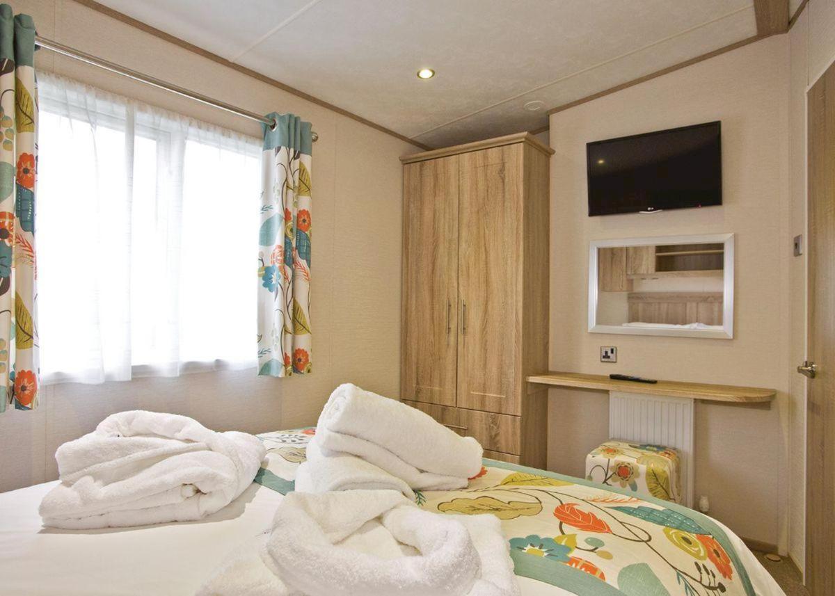 Piran Meadows Resort New Quay Extérieur photo