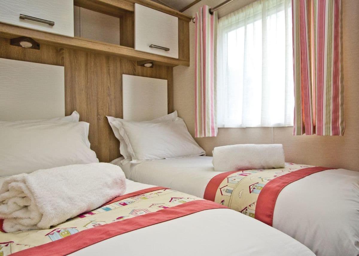 Piran Meadows Resort New Quay Extérieur photo