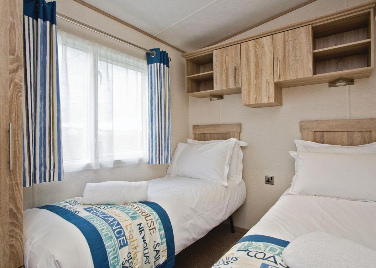 Piran Meadows Resort New Quay Extérieur photo