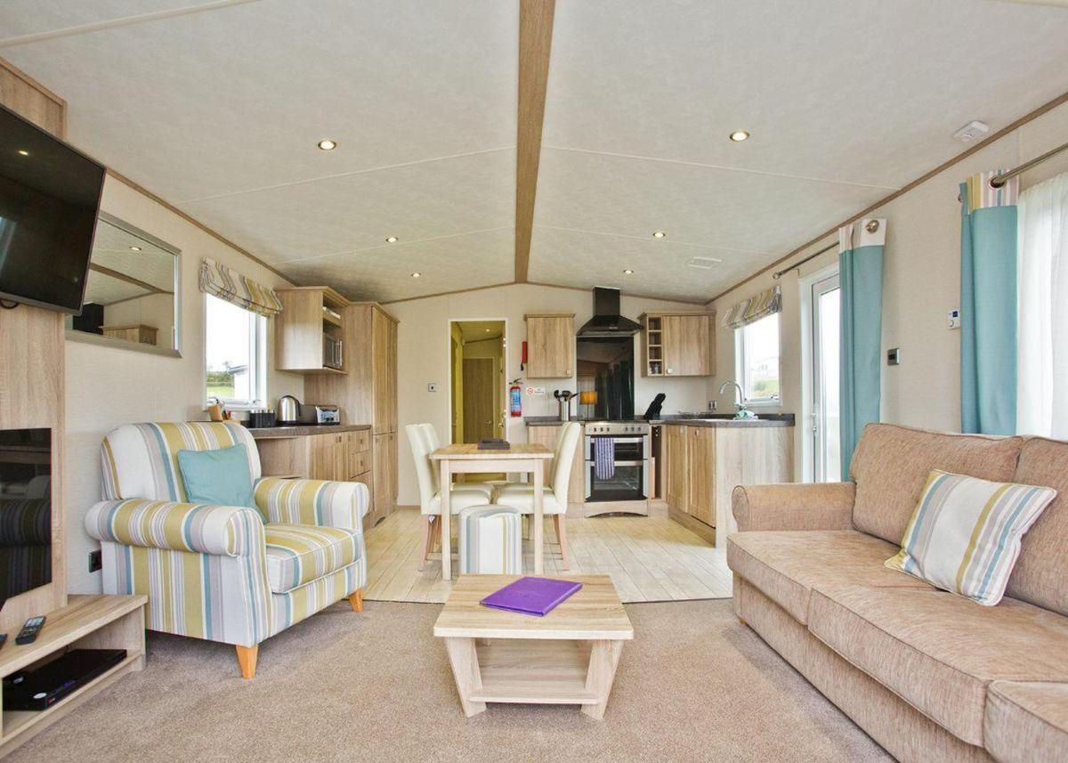 Piran Meadows Resort New Quay Extérieur photo