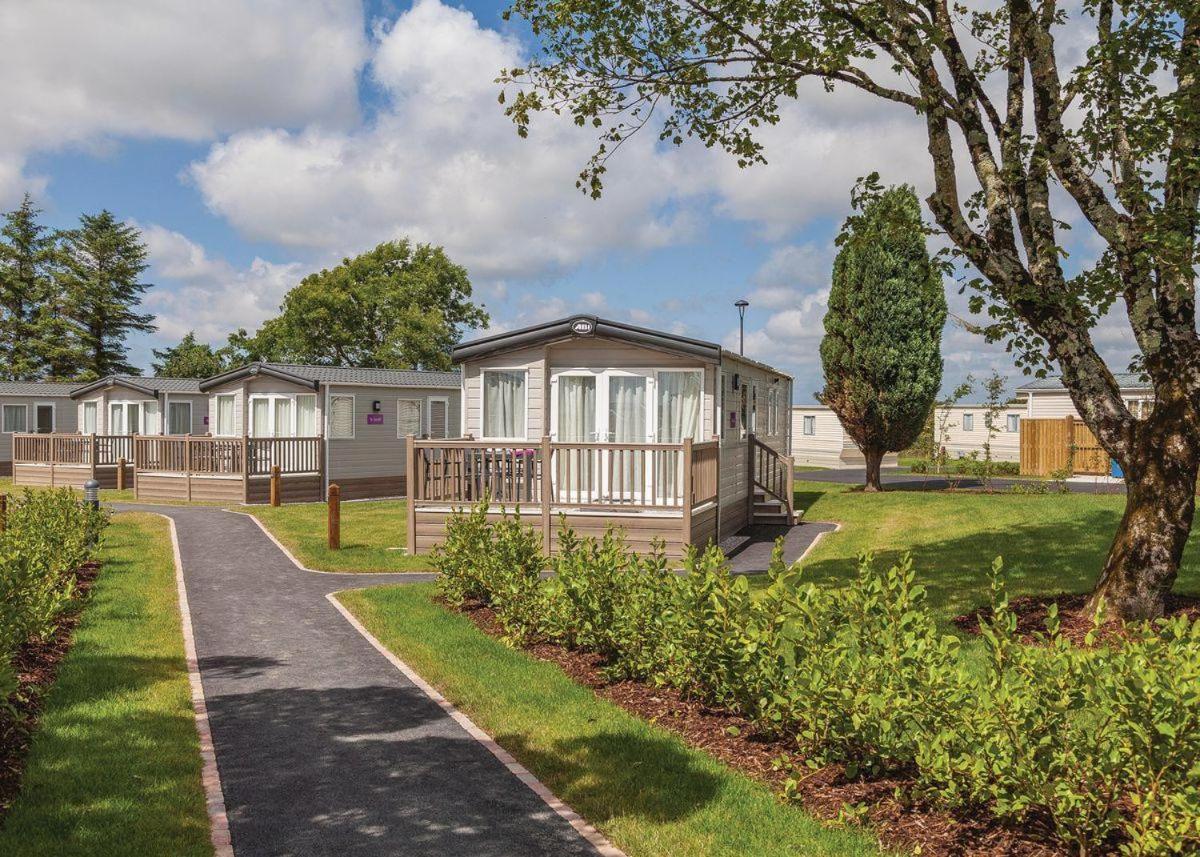 Piran Meadows Resort New Quay Extérieur photo