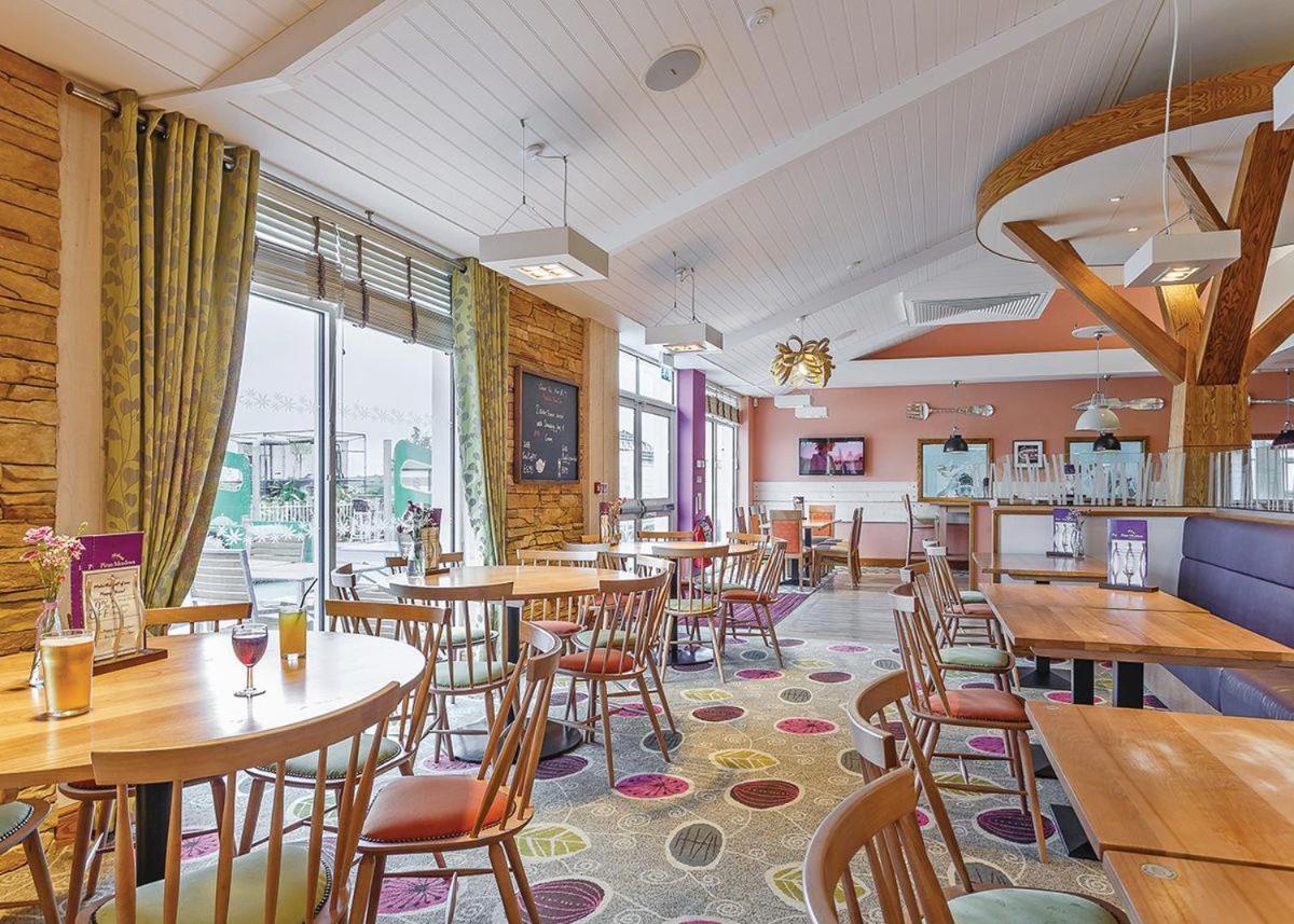 Piran Meadows Resort New Quay Extérieur photo