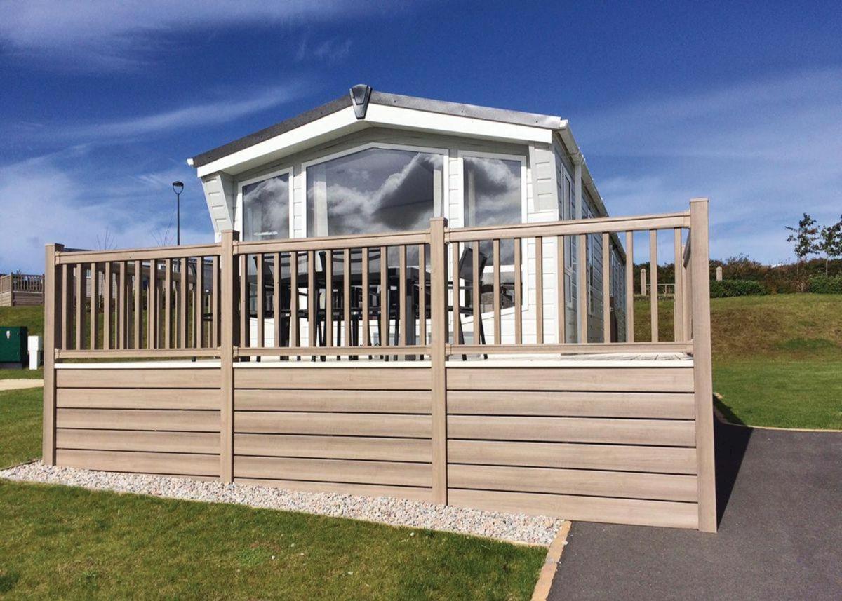 Piran Meadows Resort New Quay Extérieur photo