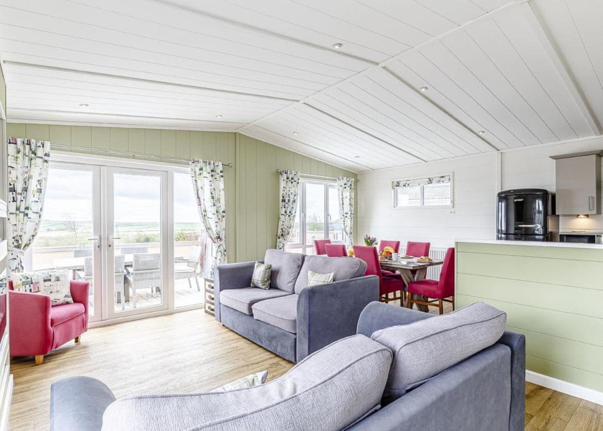Piran Meadows Resort New Quay Extérieur photo