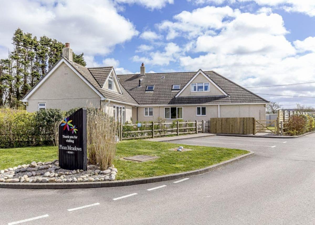Piran Meadows Resort New Quay Extérieur photo