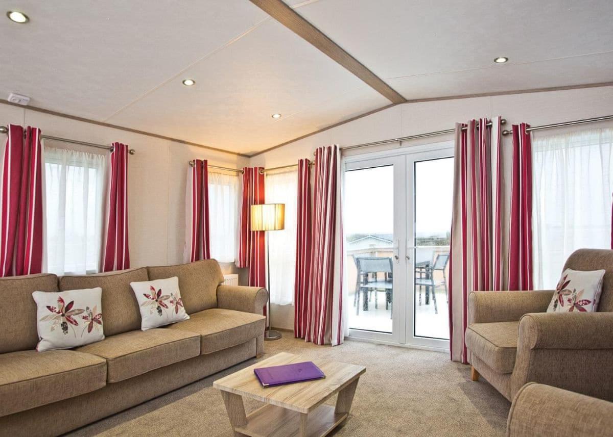 Piran Meadows Resort New Quay Extérieur photo
